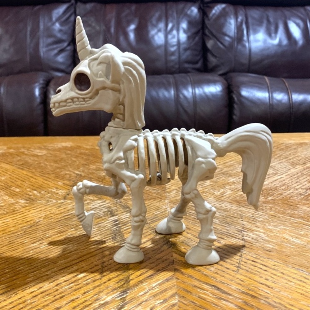 ***FREE W/ PURCHASE*** 6.75” Halloween Unicorn Skeleton Figure - Picture 3 of 7